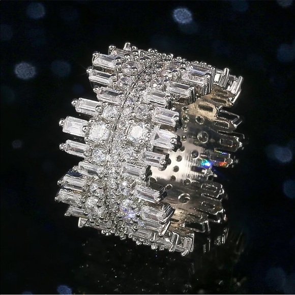 New Women’s 925 Silver Beautiful Sapphire Ring - Picture 7 of 10